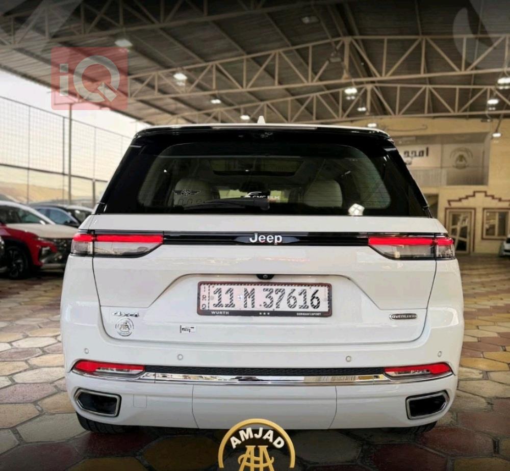 جیپ گراند شیرۆکی